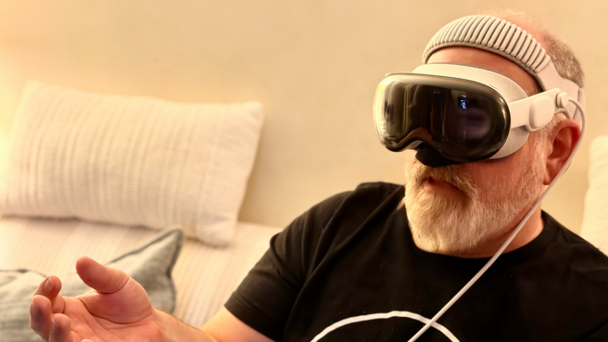 Apple Reportedly Scraps Apple Vision Pro Development, Pivots to Smart Glasses