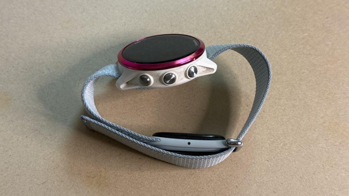 How to Wear a Fitbit Air and Watch on the Same Band