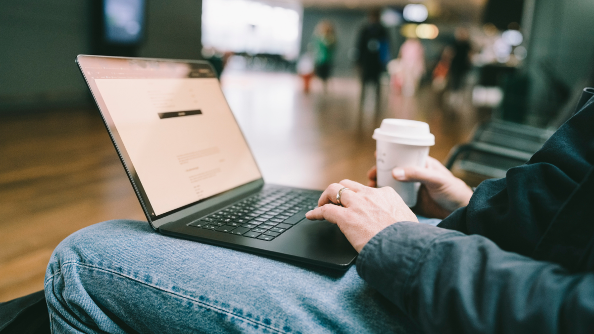 Microsoft Warns Travelers to Avoid Public WiFi Due to CaptiveCrunch Attacks